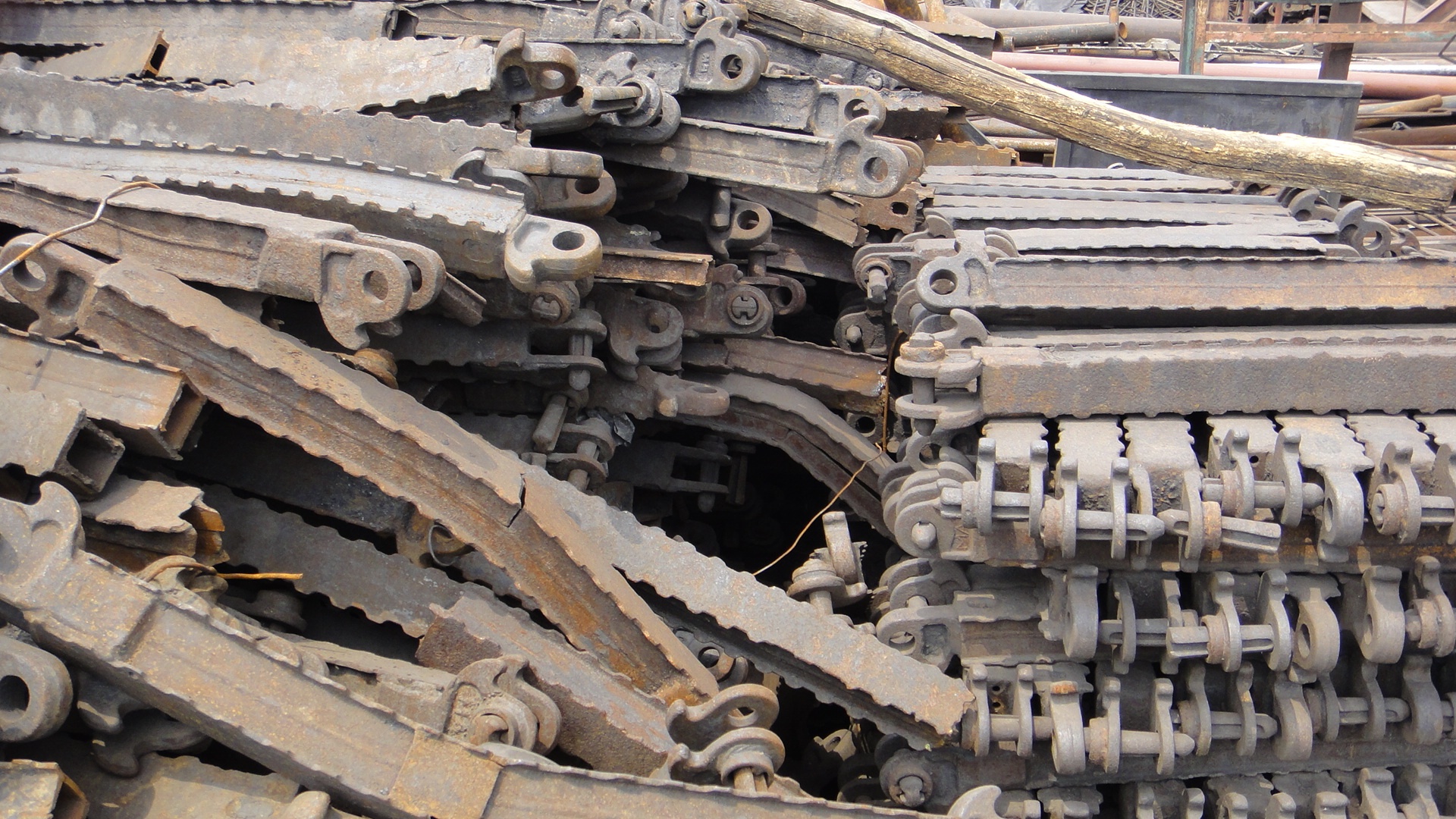 廢品回收不景氣 互聯網+回收或是新的一種模式